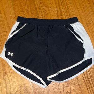 Under armour black and white shorts M